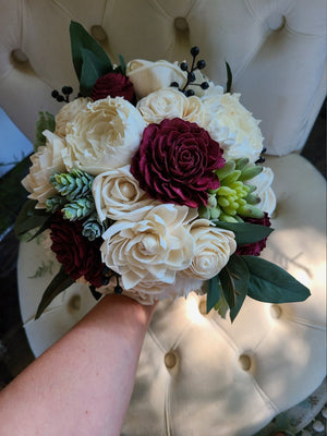 Berry and Ivory Sola Bouquet